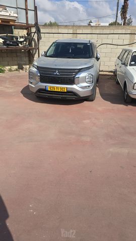 מיצובישי אאוטלנדר