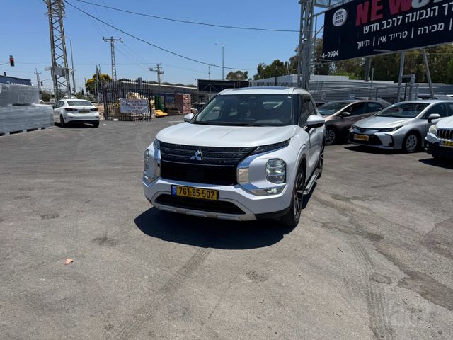 מיצובישי אאוטלנדר