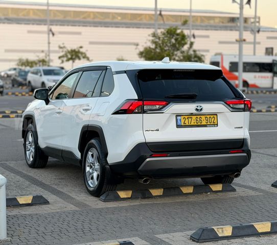 טויוטה RAV4