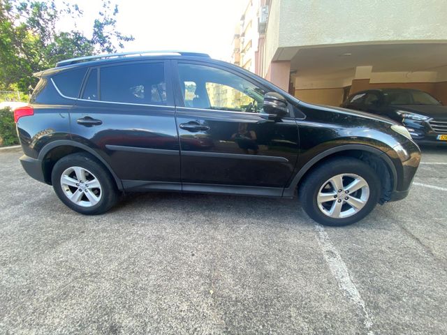 טויוטה RAV4