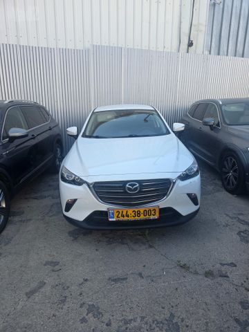 מודעת רכב מאזדה CX-3