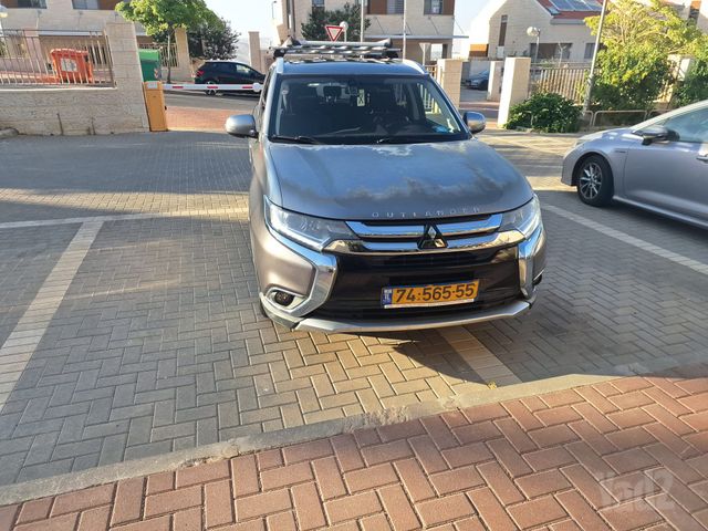 מיצובישי אאוטלנדר