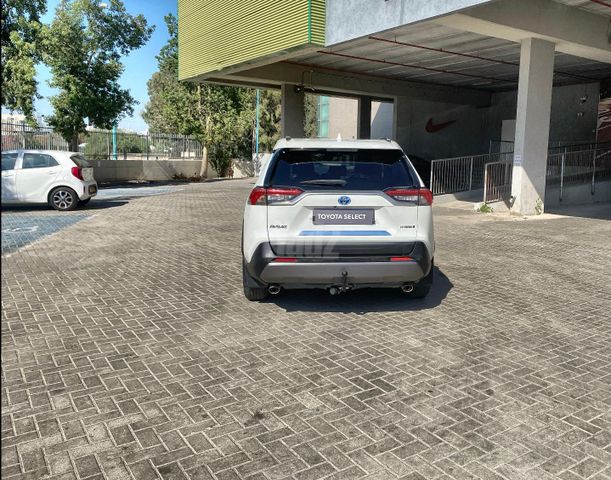 טויוטה RAV4