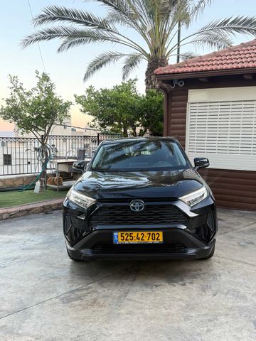 מודעת רכב טויוטה RAV4
