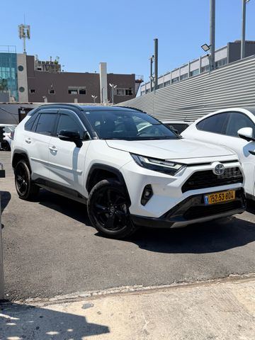 טויוטה RAV4
