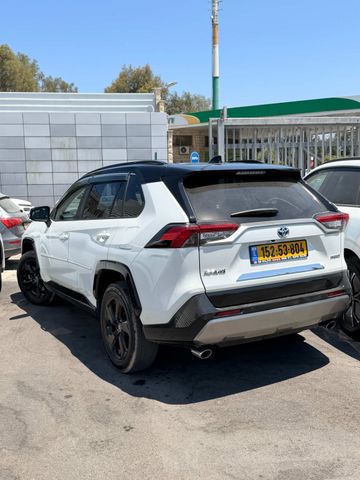 טויוטה RAV4