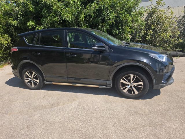 טויוטה RAV4