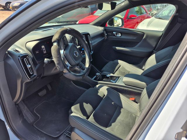 וולוו XC40