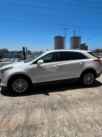 קאדילק XT5