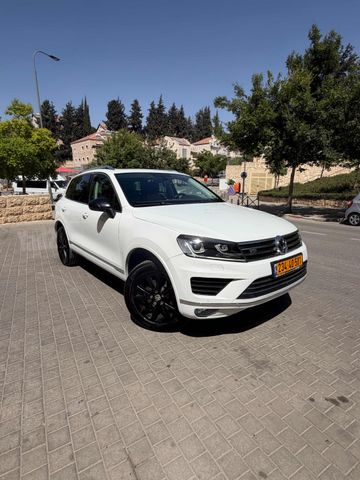 מודעת רכב פולקסווגן טוארג
