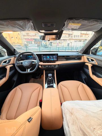 אם ג'י EHS PHEV