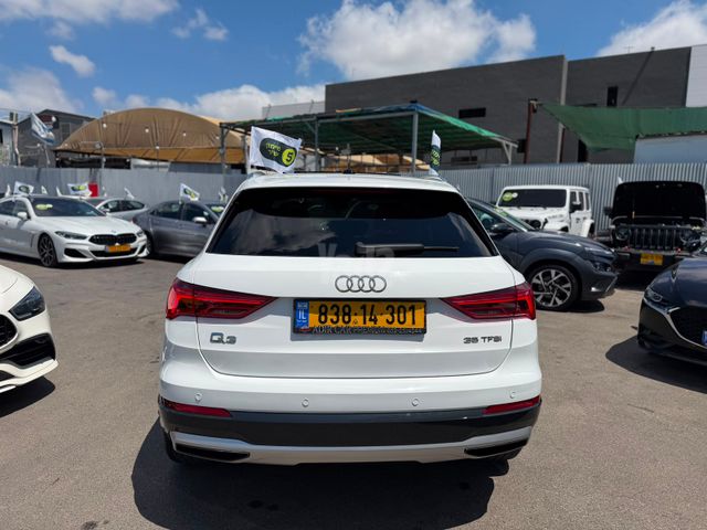אאודי Q3