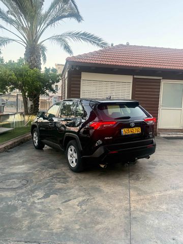 טויוטה RAV4