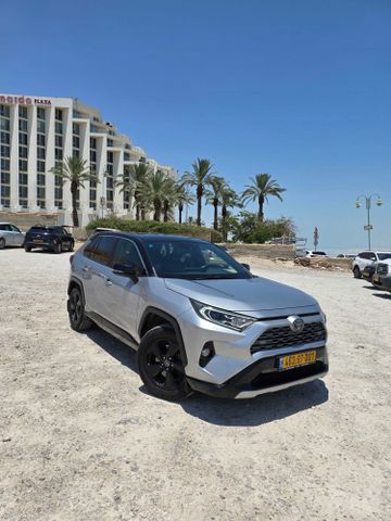 טויוטה RAV4