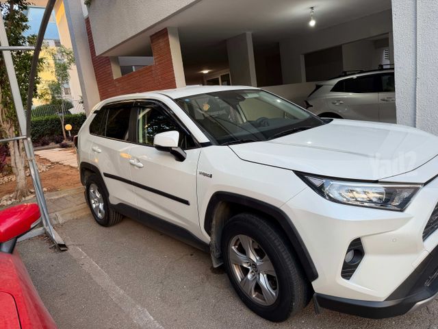 מודעת רכב טויוטה RAV4