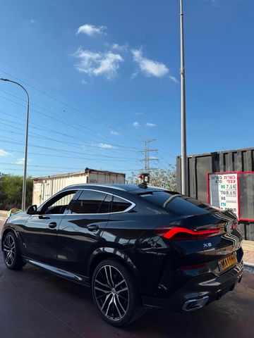 ב מ וו X6