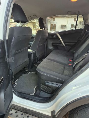 טויוטה RAV4