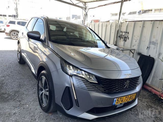 פיג'ו 3008