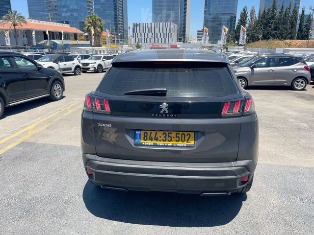 פיג'ו 3008