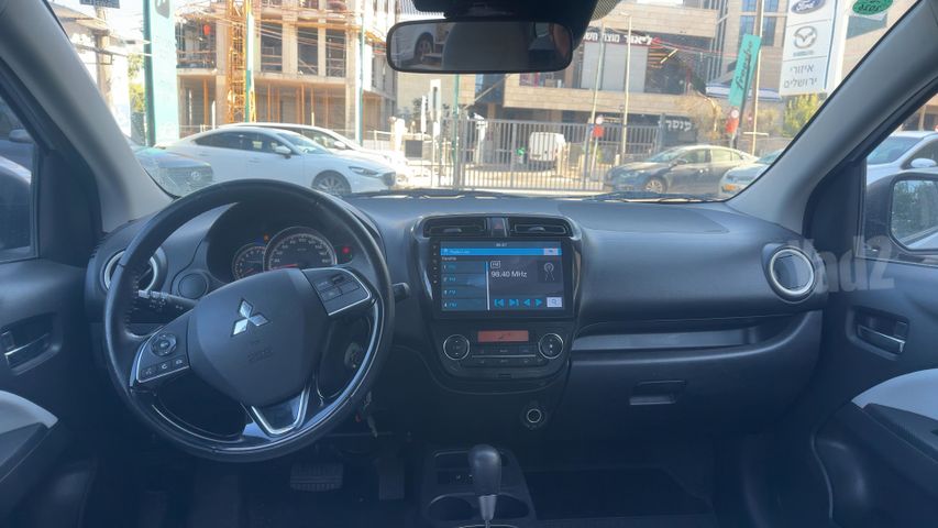 מיצובישי ספייס סטאר