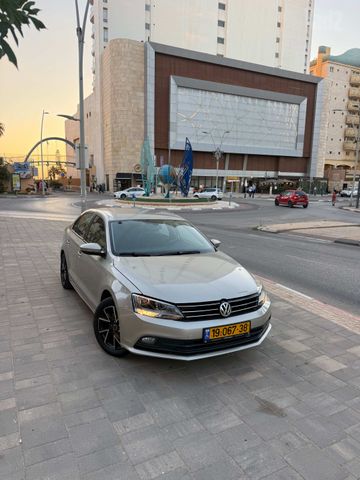 מודעת רכב פולקסווגן ג'טה