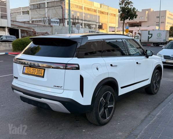 ג'אקו J7