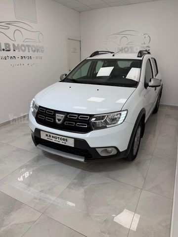דאצ'יה סנדרו Stepway
