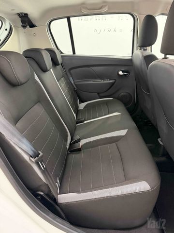 דאצ'יה סנדרו Stepway