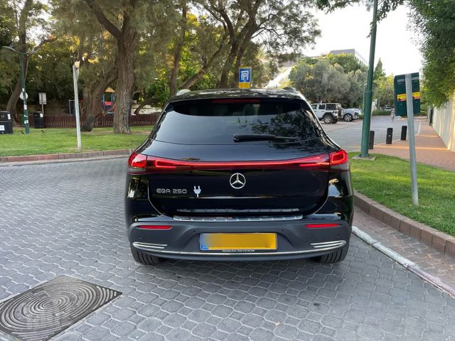 מרצדס-בנץ EQA