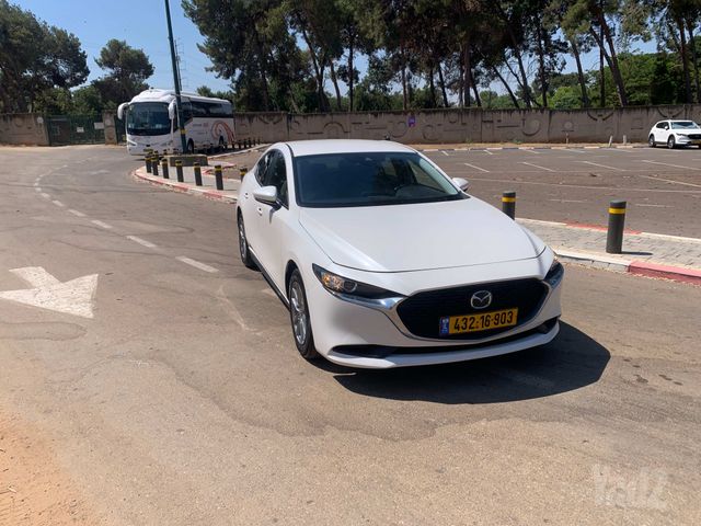 מאזדה 3