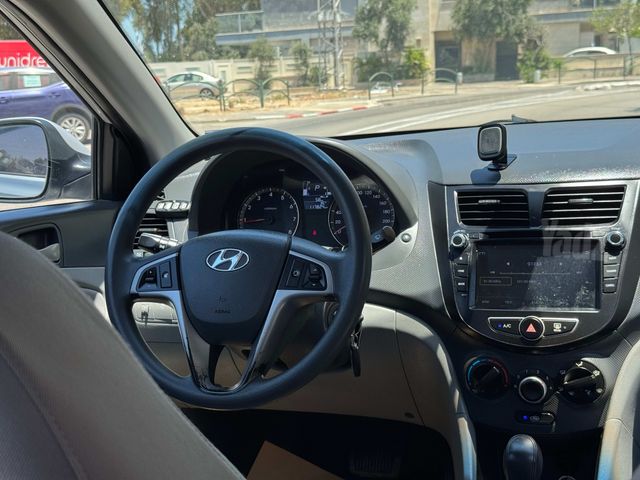 יונדאי אקסנט i25