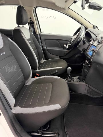 דאצ'יה סנדרו Stepway