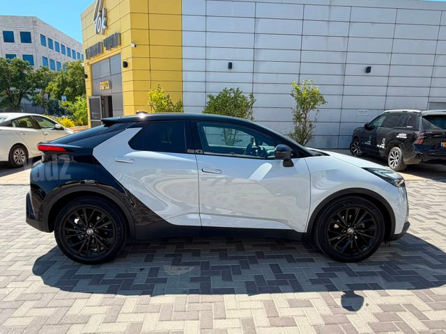 מודעת רכב טויוטה C-HR