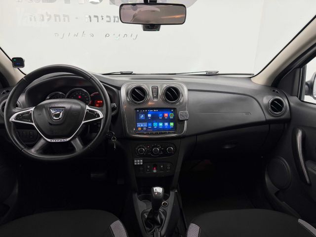 דאצ'יה סנדרו Stepway