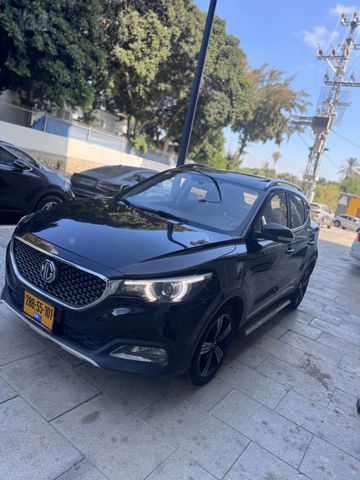 אם ג'י ZS