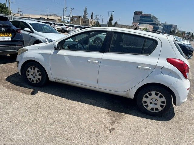 מודעת רכב יונדאי i20