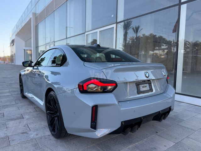 ב מ וו M2