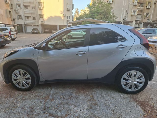 טויוטה אייגו X