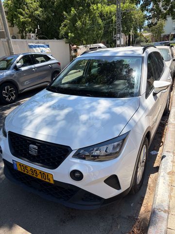 סיאט ארונה