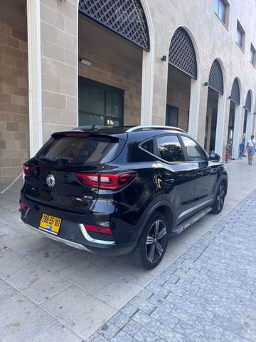 אם ג'י ZS