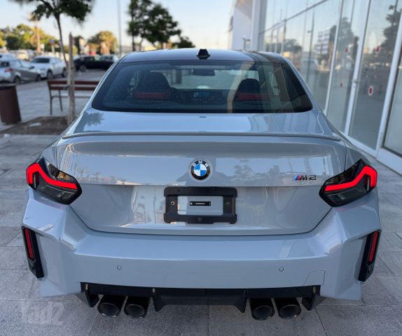 ב מ וו M2