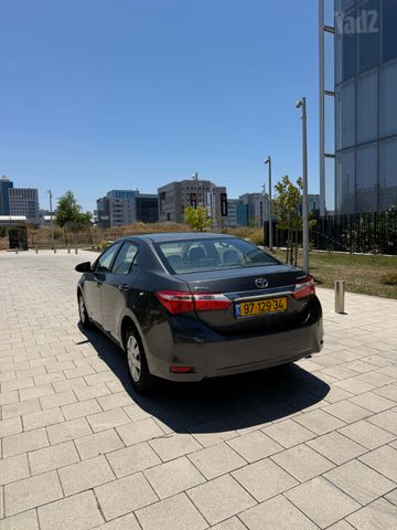 טויוטה קורולה