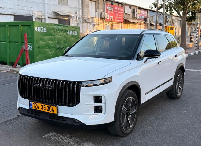 ג'אקו J7
