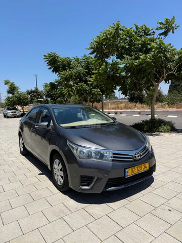 טויוטה קורולה