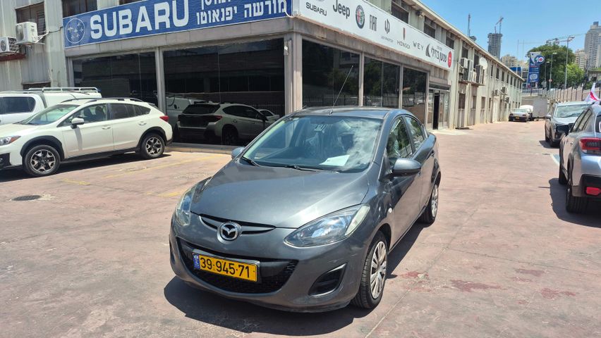 מודעת רכב מאזדה 2