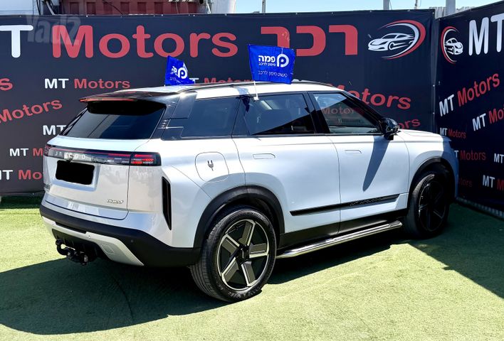 ג'אקו J7