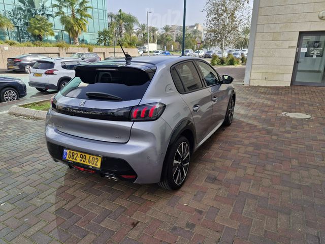 פיג'ו 208