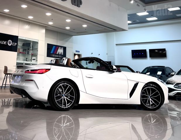ב מ וו Z4