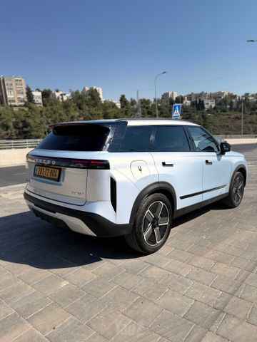ג'אקו J7