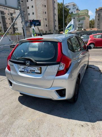 מודעת רכב הונדה ג'אז 2